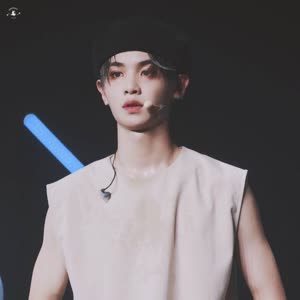 爱 黄明昊 的 nana